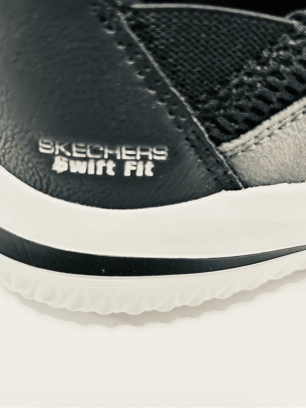 Skechers Men's Delson Hands Free Swift Fit Sneaker Black size 9.5 NWT - Picture 8 of 8
